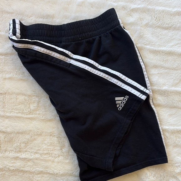 Adidas Black soft Shorts size youth medium - Picture 7 of 8